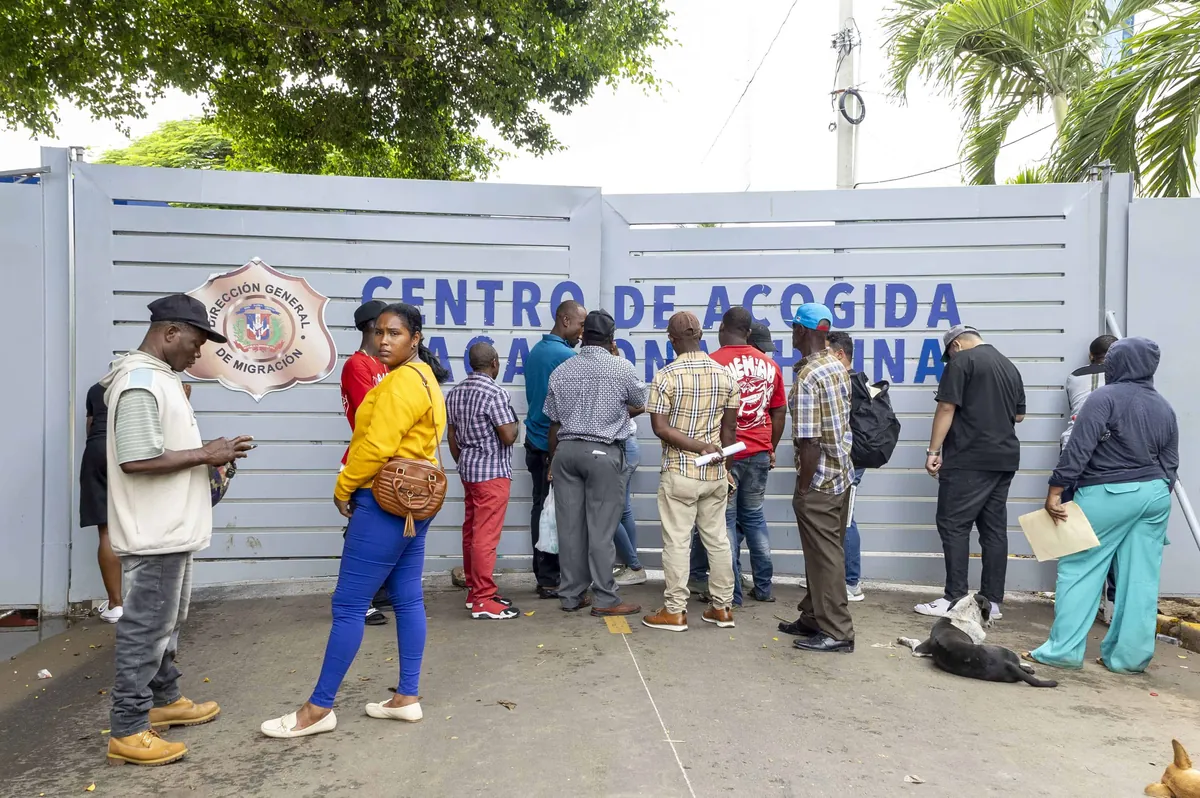 Regreso de migrantes a su país gana terreno en Europa y República Dominicana