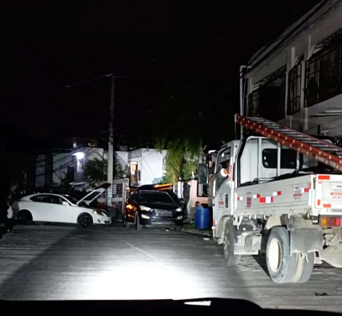 Residentes de Carmen Renata II denuncian que tienen cuatro días sin electricidad