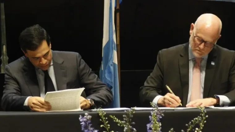Roberto Ángel Salcedo impulsa la formación artística en