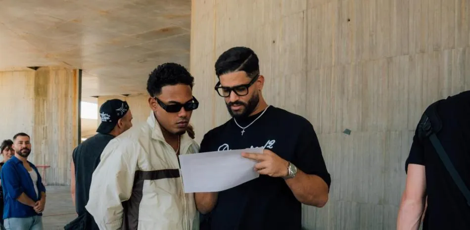 Rodrigo Films imprime su visión cinematográfica en el videoclip de “Carita feliz”