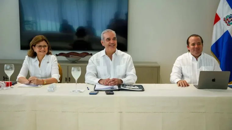 Salud y agua concentran prioridades de Abinader durante su