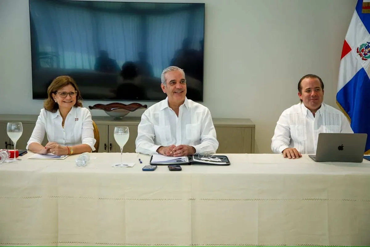 Salud y agua concentran prioridades de Abinader durante su segundo día de trabajo en Santiago