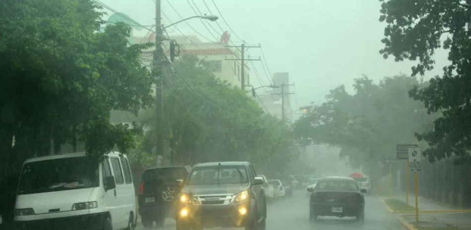 Se espera un miércoles de posibles lluvias por onda tropical y la incidencia de una vaguada