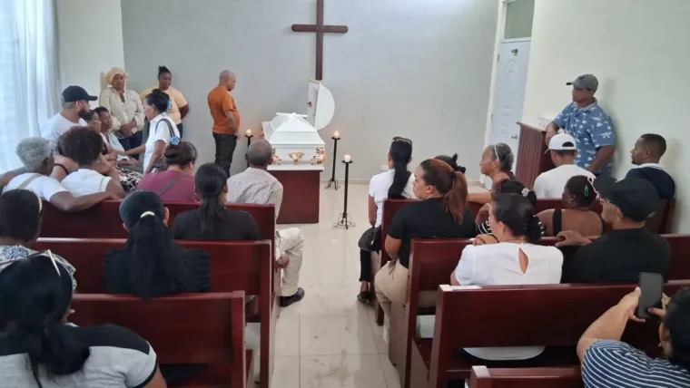 Sepultan a joven asesinado a tiros en Cotuí; familiares