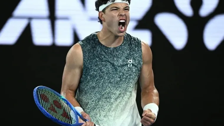 Shelton le gana a Alcaraz y Sabalenka sobrevive en el US Open