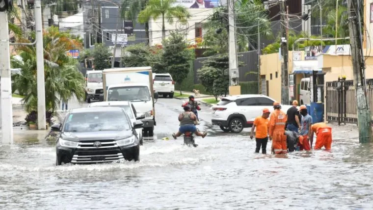 ¡Sombrilla en manos! Este martes hay lluvias