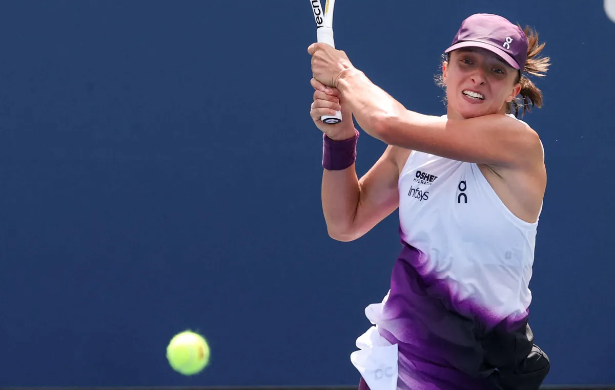 Swiatek salva la trampa de Bouzkova y vuelve a octavos del US Open