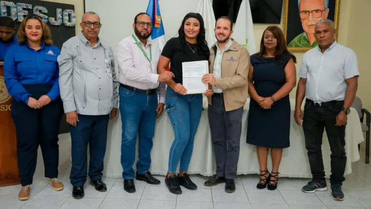 TNR bonifica a 22 productores con RD$14.5 millones para
