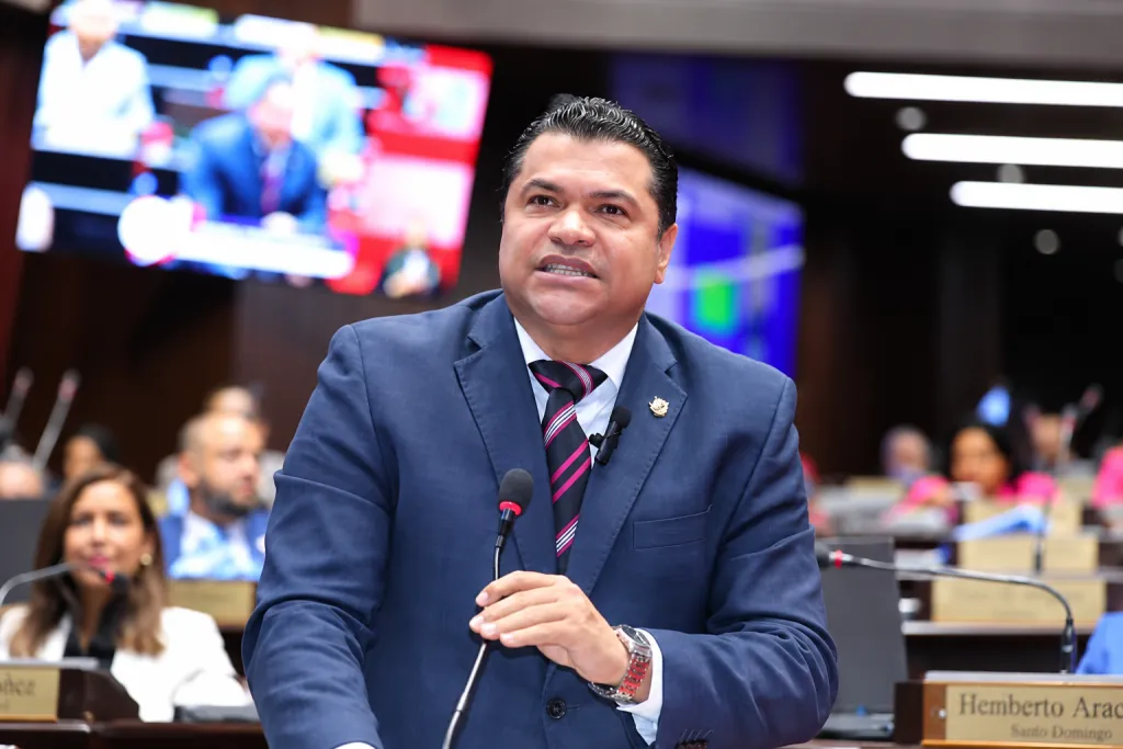 Tobías Crespo pide a la Alcaldía mejorar señalización y organización vial en el Distrito Nacional