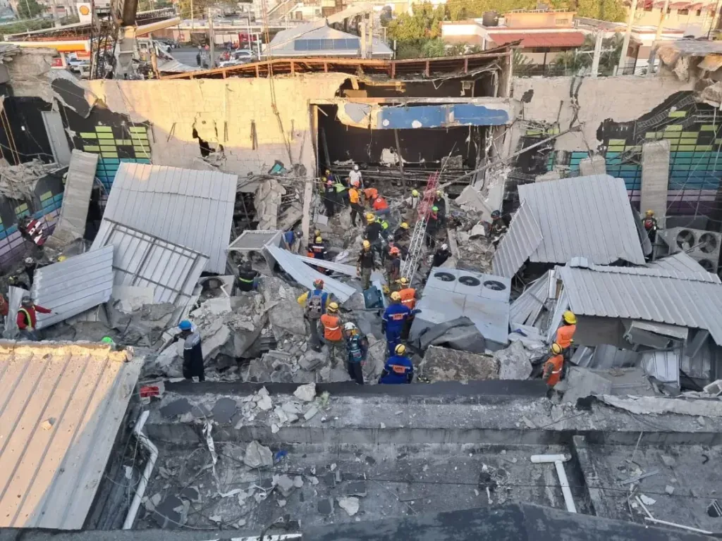 Tres peritos coinciden en que una sobrecarga causó el colapso de la discoteca Jet Set