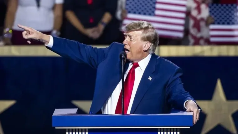 Trump respalda reunificación de Irlanda