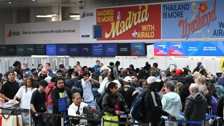 Una falla técnica deja más de 2,000 vuelos cancelados en