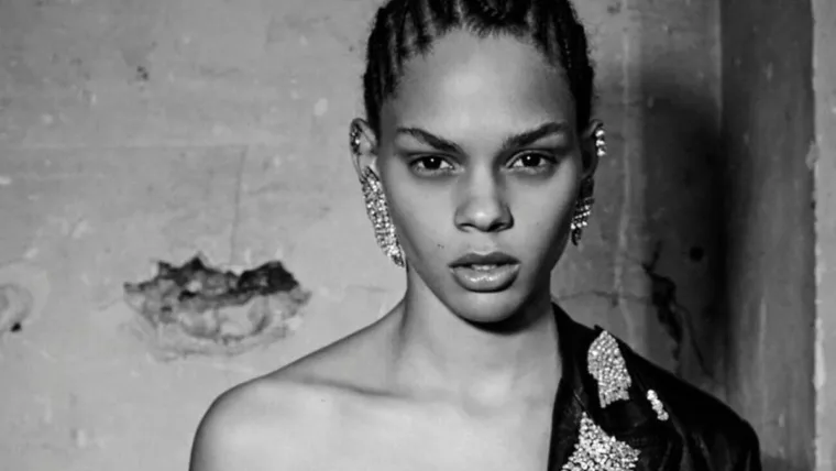 VIDEO | La modelo dominicana Hiandra Martínez debuta como