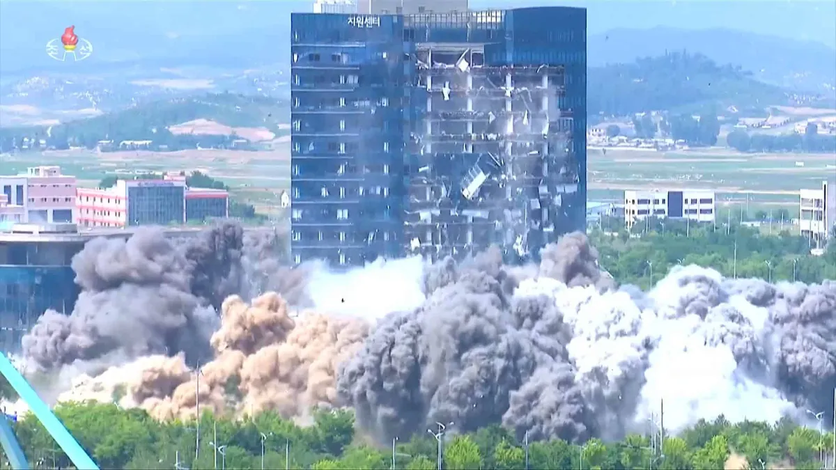 VIDEO | Ordenan a Corea del Norte pagar US$32.5 millones a Seúl por dinamitar una oficina