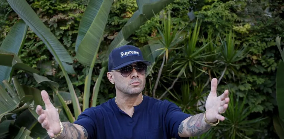 Wisin: de las propinas a los contratos millonarios
